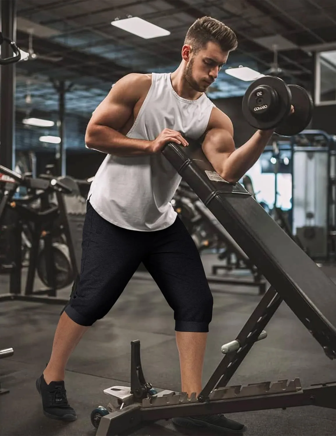 EKLENTSON Men's 3/4 Jogger Capri Pants Elastic Waist Below Knee Shorts Workout Gym Running Sweatpants with Zip Pockets